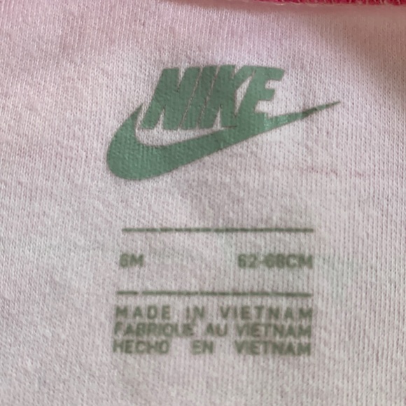 🏷️ 3 for $10 
long sleeve onesie - Picture 7 of 9